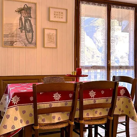 Perla Delle Alpi アパート ウルクス